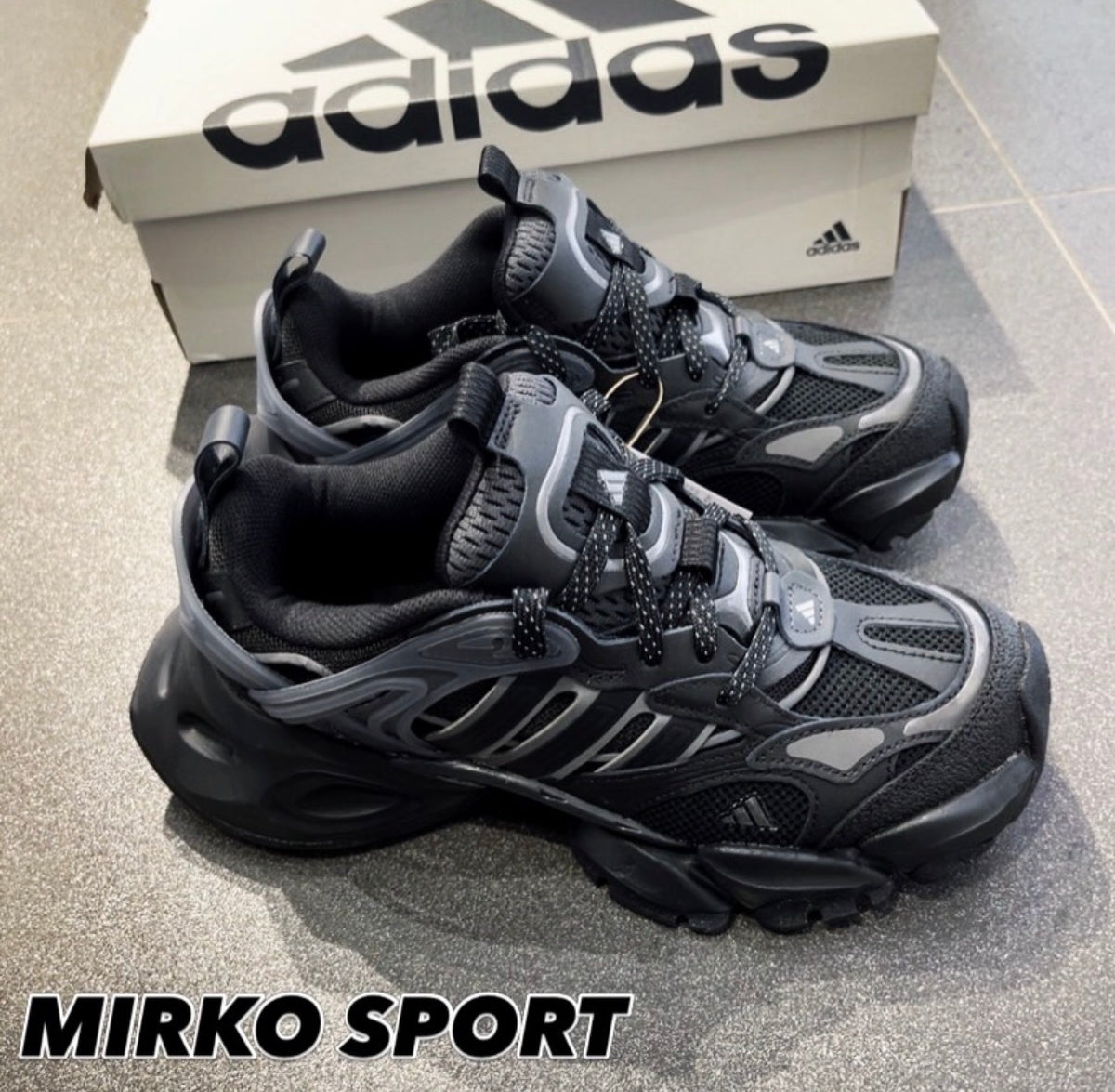 ADIDAS XLG RUNNER Black