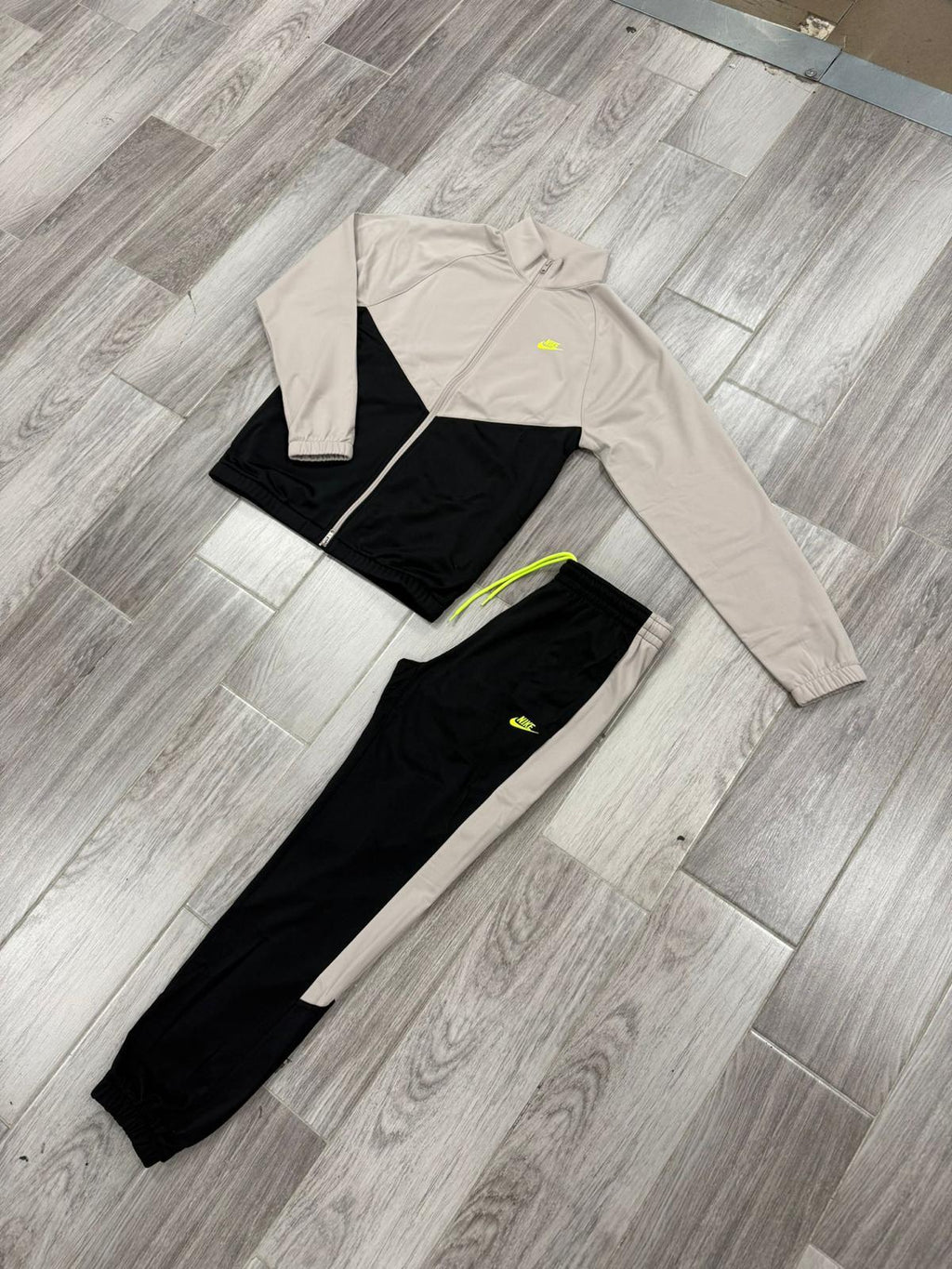 Tuta Nike Acetata