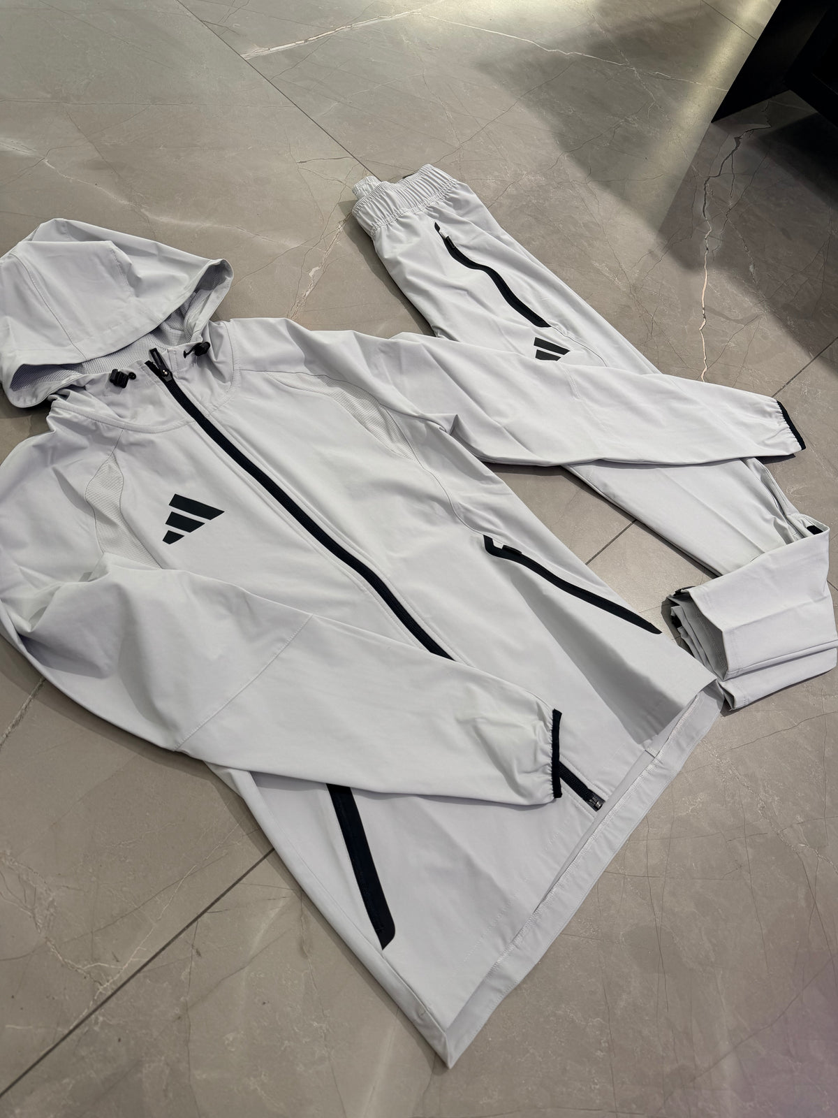 Adidas Tech Grigia