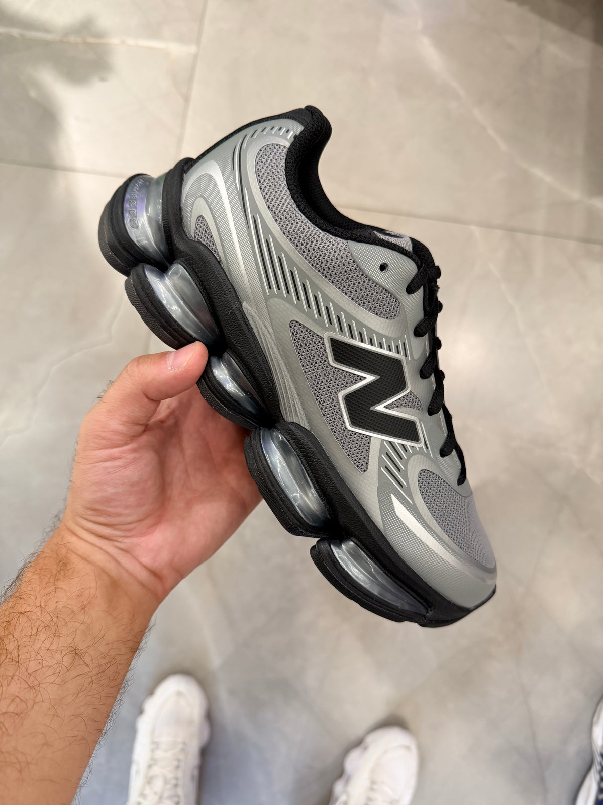 New Balance 2000