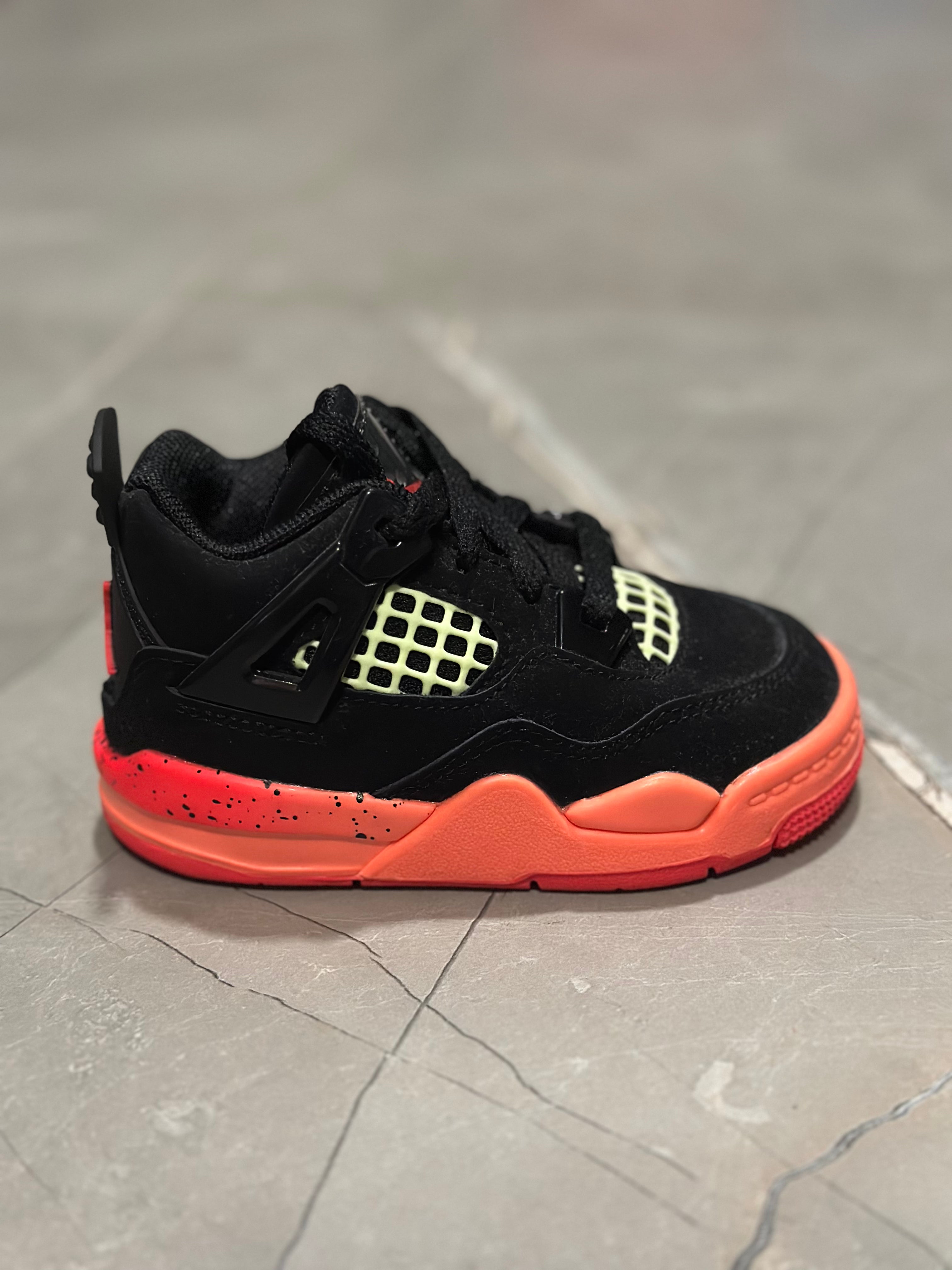 JORDAN 4 RETRO