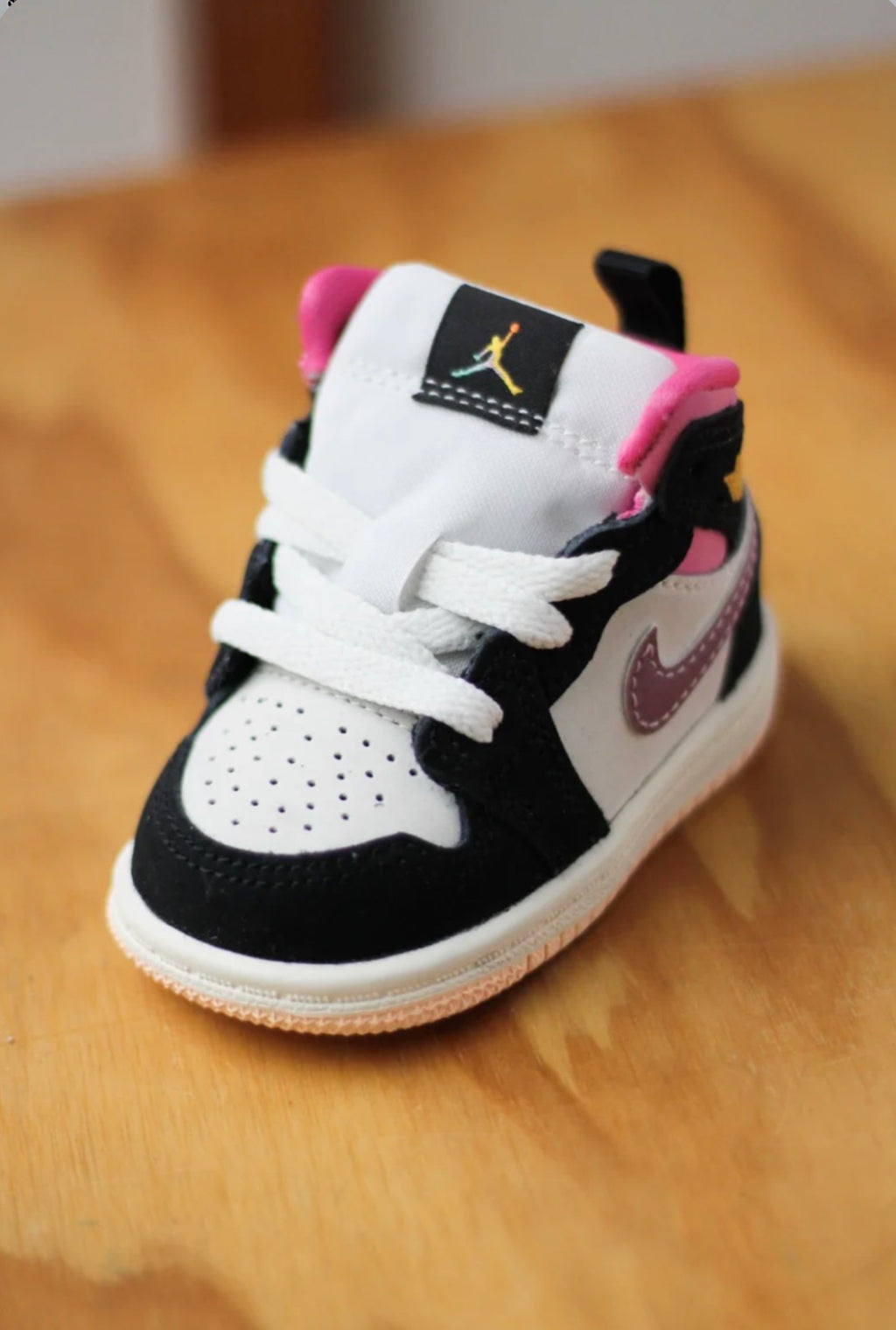 JORDAN 1 MID