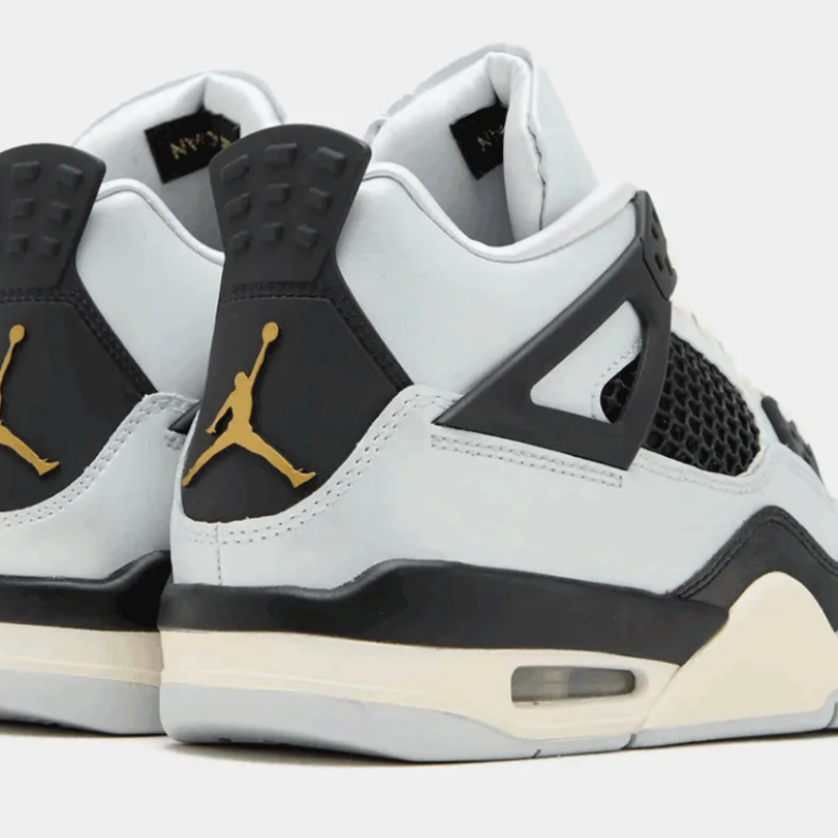 JORDAN 4 RETRO