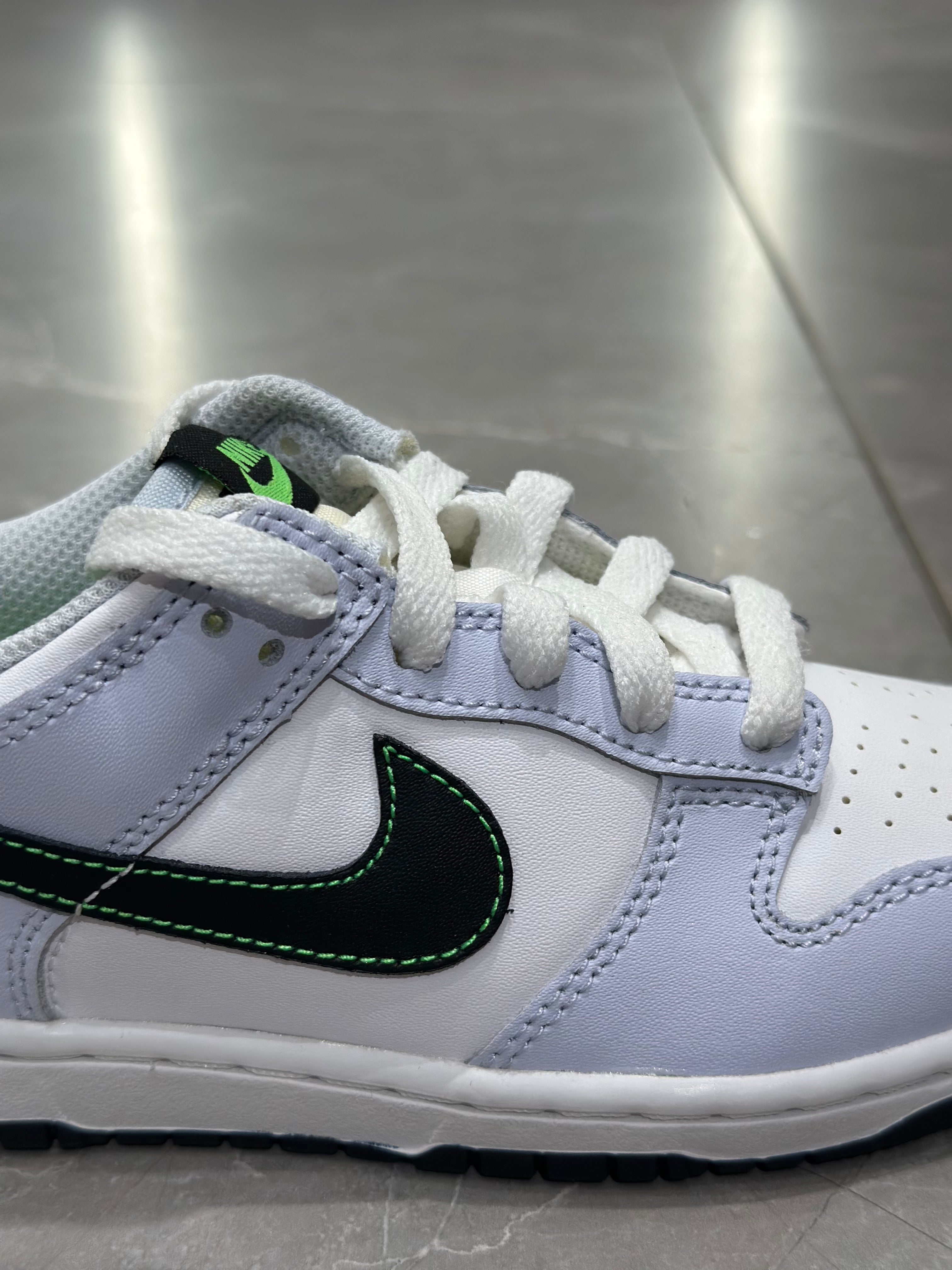 NIKE DUNK LOW