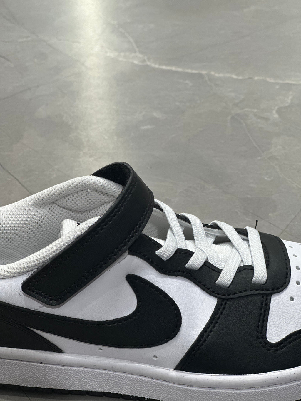 BOROUGH NIKE