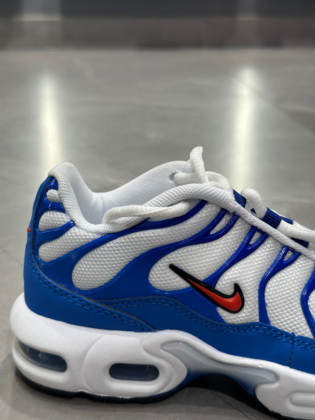 AIR MAX PLUS